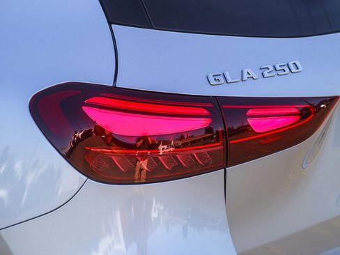 New 2026 Mercedes-Benz GLA 250 4MATIC image 8
