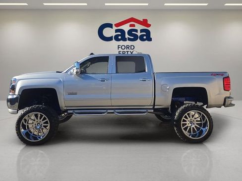 Used 2018 Chevrolet Silverado 1500 LT w/ Texas Edition image 5