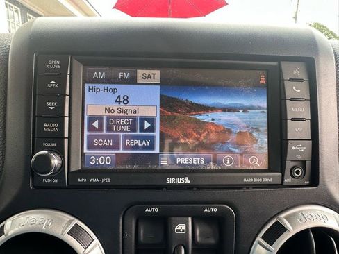 Used 2014 Jeep Wrangler Unlimited Sahara w/ Mopar Chrome Edition Group image 13