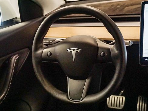 Used 2022 Tesla Model Y Performance image 15