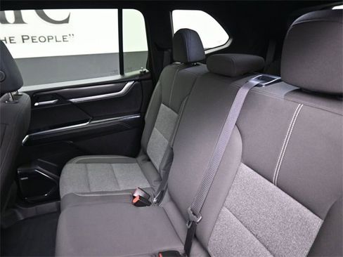 Used 2025 GMC Acadia Elevation image 21