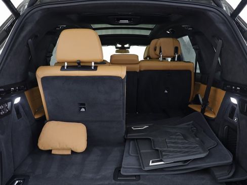 Used 2025 BMW X7 xDrive40i w/ M Sport Package image 19