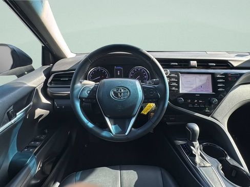 Used 2020 Toyota Camry SE FWD image 12
