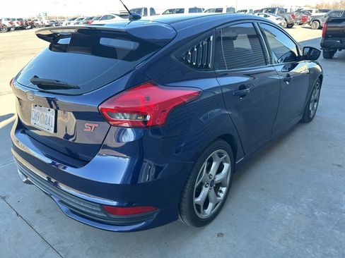 Used 2016 Ford Focus ST w/ Equipment Group 401A image 5