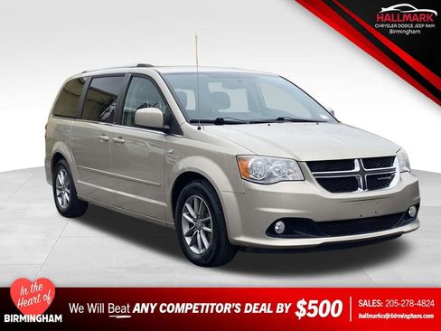 Used 2014 Dodge Grand Caravan SXT image 1