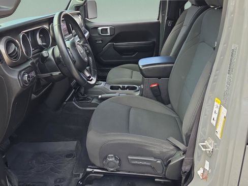 Used 2018 Jeep Wrangler Unlimited Sport S AWD/4WD image 9
