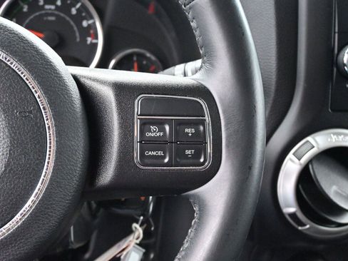 Used 2017 Jeep Wrangler Unlimited Sahara w/ Connectivity Group image 15