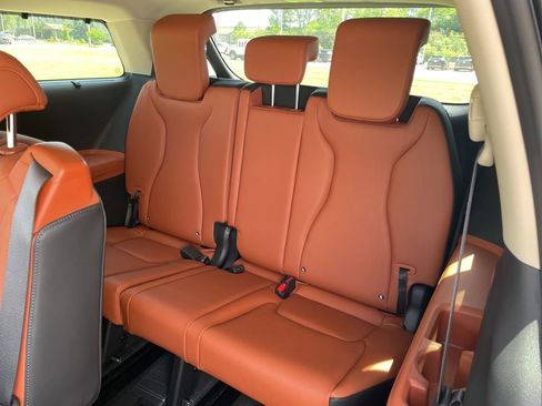 New 2026 Kia Carnival EX FWD image 13