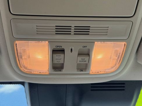 Used 2017 Honda CR-V EX image 25