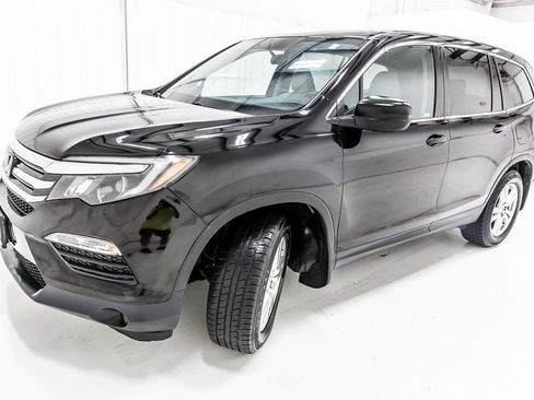 Used 2018 Honda Pilot LX image 3