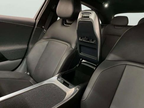 Used 2024 Lucid Air Touring image 7