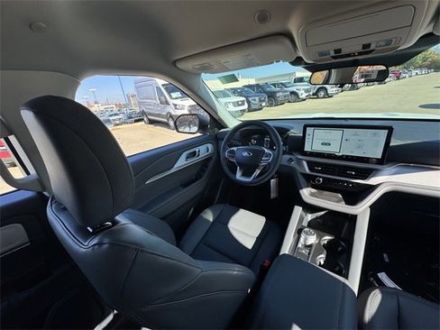 New 2026 Ford Explorer Active w/ Active Comfort Package image 18