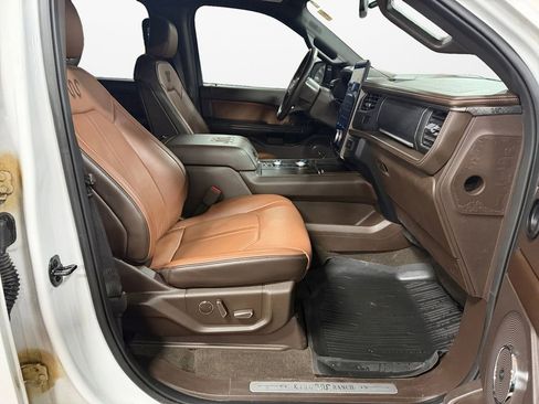 Used 2023 Ford Expedition Max King Ranch image 9