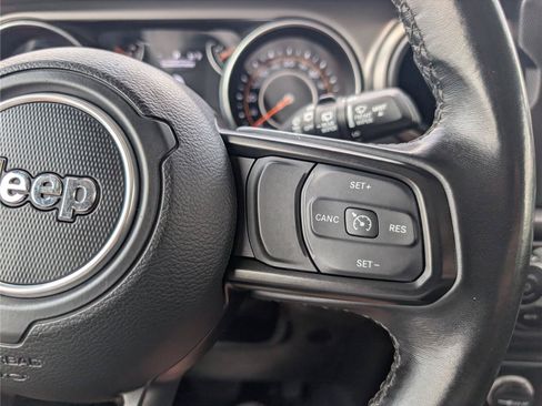 Used 2022 Jeep Wrangler Sport AWD/4WD image 17