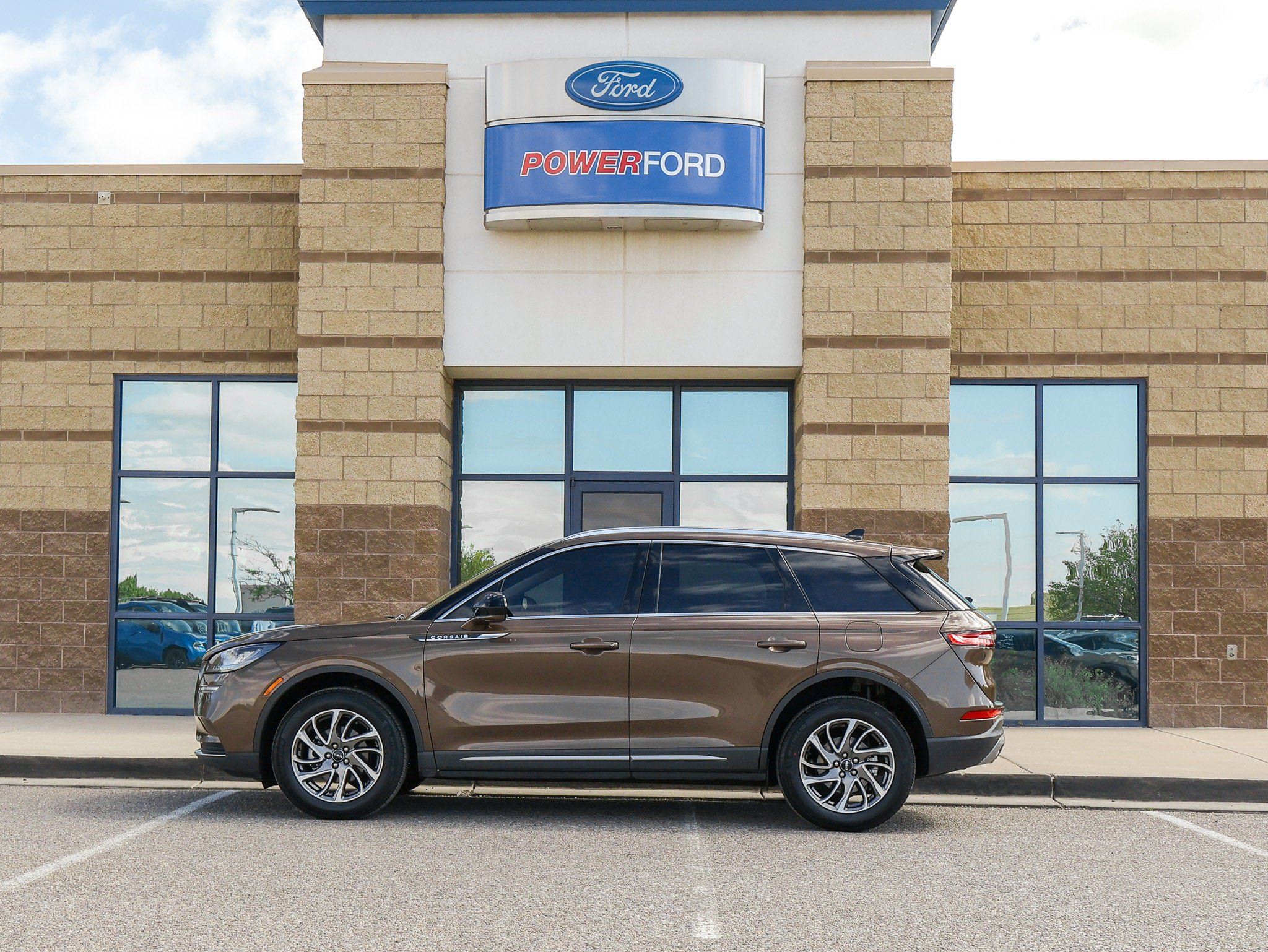 Used 2022 Lincoln Corsair AWD w/ Equipment Group 101A image 9