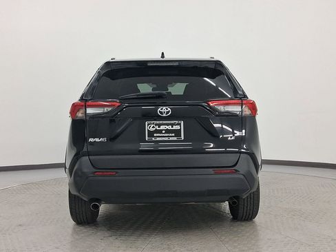Used 2020 Toyota RAV4 LE image 10