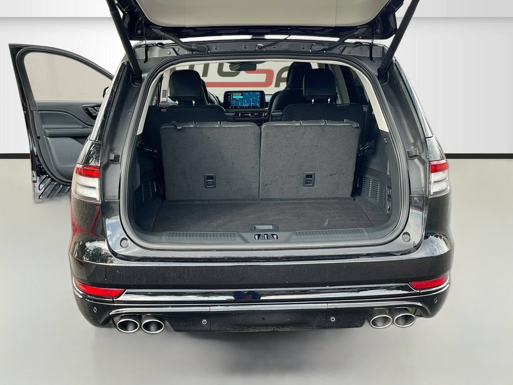 Used 2026 Lincoln Aviator Reserve AWD/4WD image 28