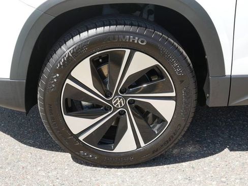 New 2026 Volkswagen Taos SE AWD/4WD image 5