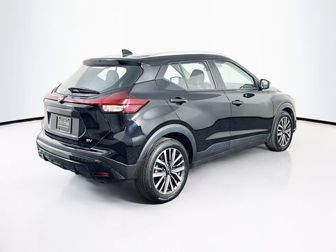 Used 2024 Nissan Kicks SV image 9