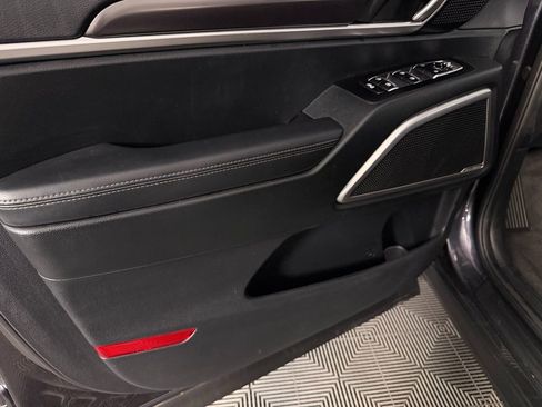 Used 2025 Kia Telluride S image 26