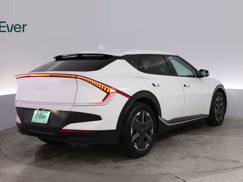 Used 2025 Kia EV6 Light RWD image 3