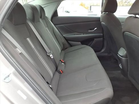 Used 2024 Hyundai Elantra SEL image 16