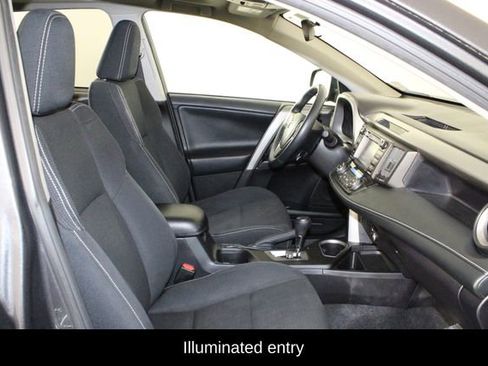 Used 2018 Toyota RAV4 XLE image 15