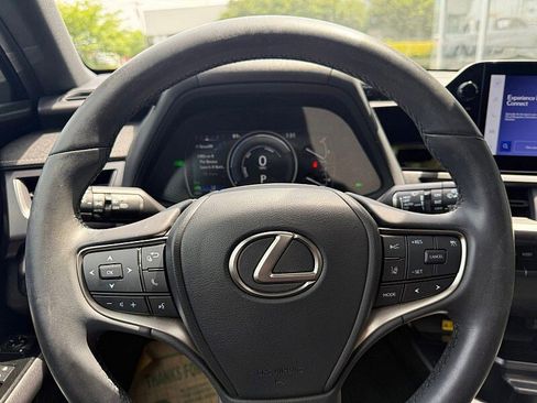 Used 2024 Lexus UX 250h F Sport FWD image 13