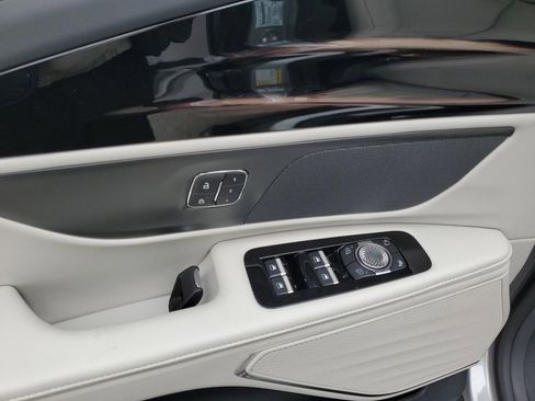 New 2026 Lincoln Nautilus Premier image 18