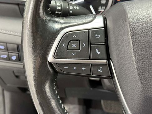 Used 2021 Toyota Highlander Limited image 18