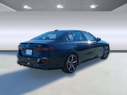 New 2026 BMW 540i xDrive w/ M Sport Package image 9