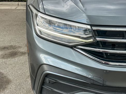 Used 2023 Volkswagen Tiguan SE AWD/4WD image 4