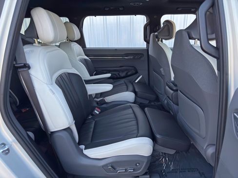 Used 2024 Kia EV9 GT-Line image 43