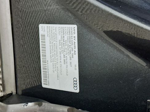 Used 2023 Audi e-tron Premium Plus w/ Premium Plus Package image 12