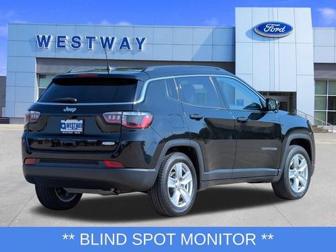 Used 2022 Jeep Compass Latitude w/ Sun and Sound Group FWD image 3