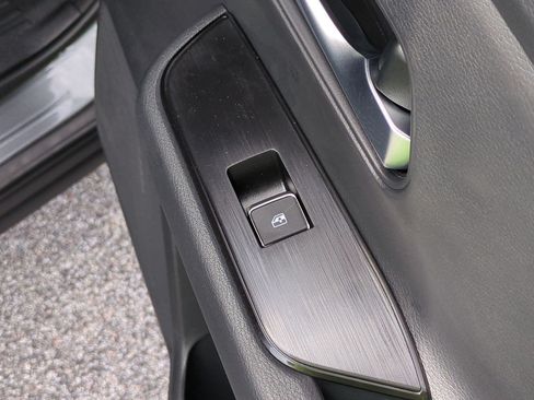 New 2026 Nissan Kicks SR FWD image 34