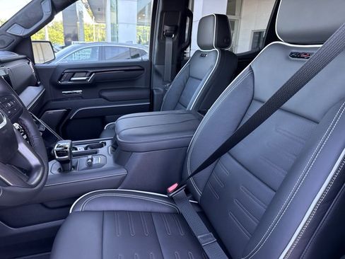 New 2026 GMC Sierra 1500 AT4X w/ LPO, Black Badging Package AWD/4WD image 5