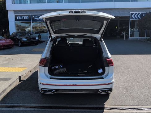 Used 2024 Volkswagen Tiguan SEL R-Line AWD/4WD image 18
