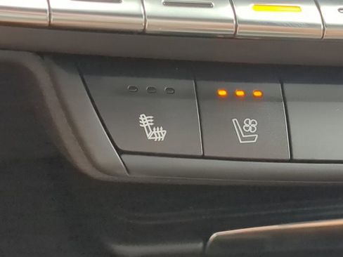 Used 2020 Cadillac XT4 Premium Luxury image 23