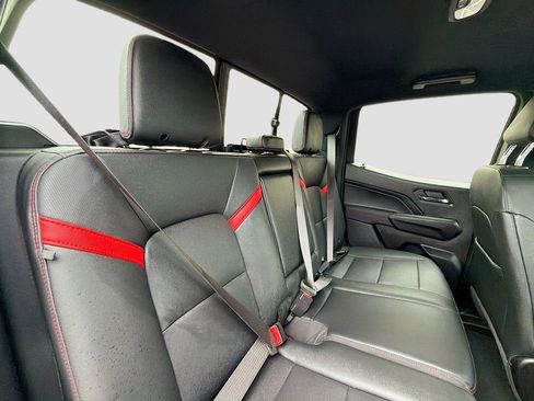 Used 2025 Chevrolet Colorado Z71 w/ Technology Package image 27