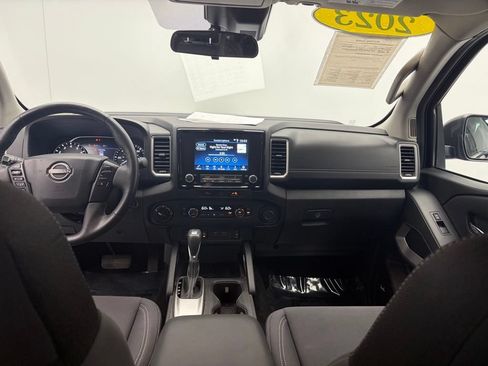 Used 2023 Nissan Frontier SV w/ Technology Package AWD/4WD image 15
