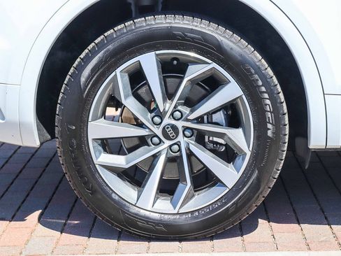 Certified 2023 Audi Q5 2.0T Premium w/ Convenience Package AWD/4WD image 10