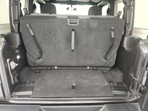 Used 2025 Jeep Wrangler Sport image 27