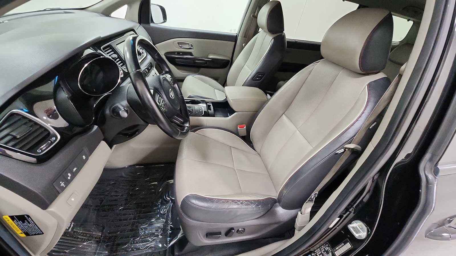 Used 2017 Kia Sedona EX FWD image 13