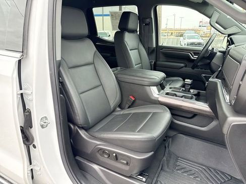 Used 2025 Chevrolet Silverado 1500 LTZ AWD/4WD image 25