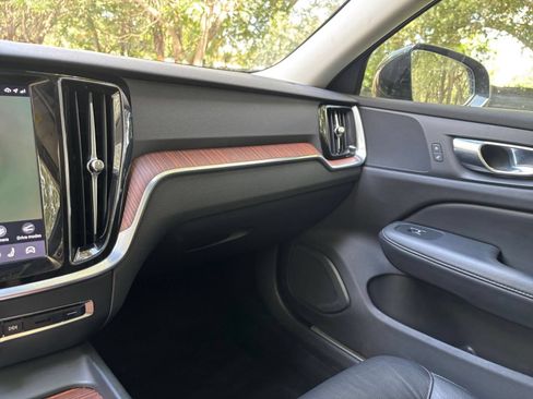 Used 2025 Volvo V60 B5 Cross Country Plus AWD/4WD image 37