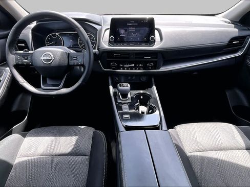 Used 2026 Nissan Rogue SV FWD image 15