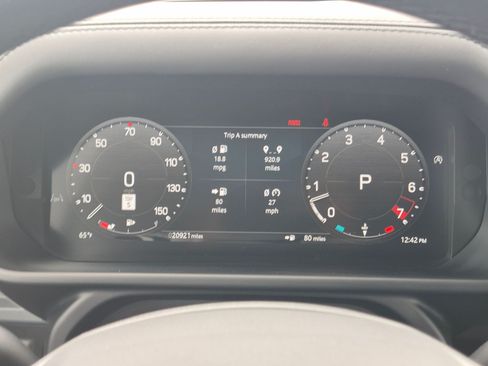 Used 2025 Land Rover Defender 130 X-Dynamic SE AWD/4WD image 17