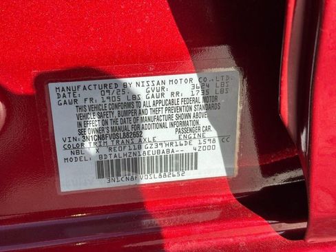 New 2025 Nissan Versa SR w/ Trunk Package image 19