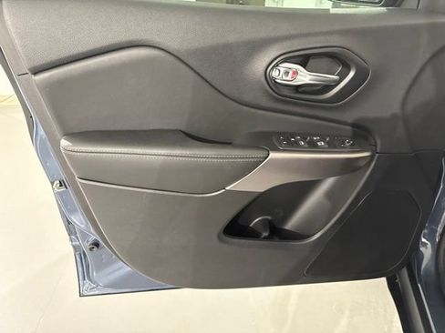 Used 2022 Jeep Cherokee Latitude Lux AWD/4WD image 20